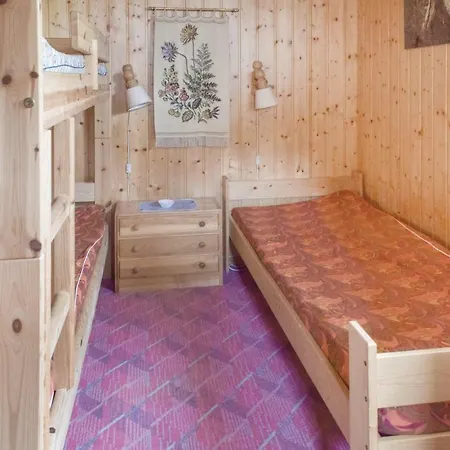 بيت للعطل Three-bedroom Holiday In