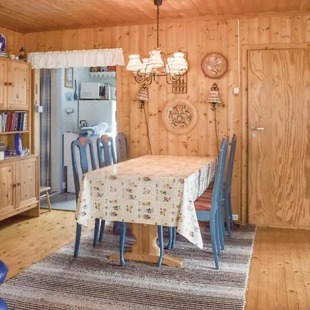 Three-bedroom Holiday In Prázdninový dům Nevlunghavn